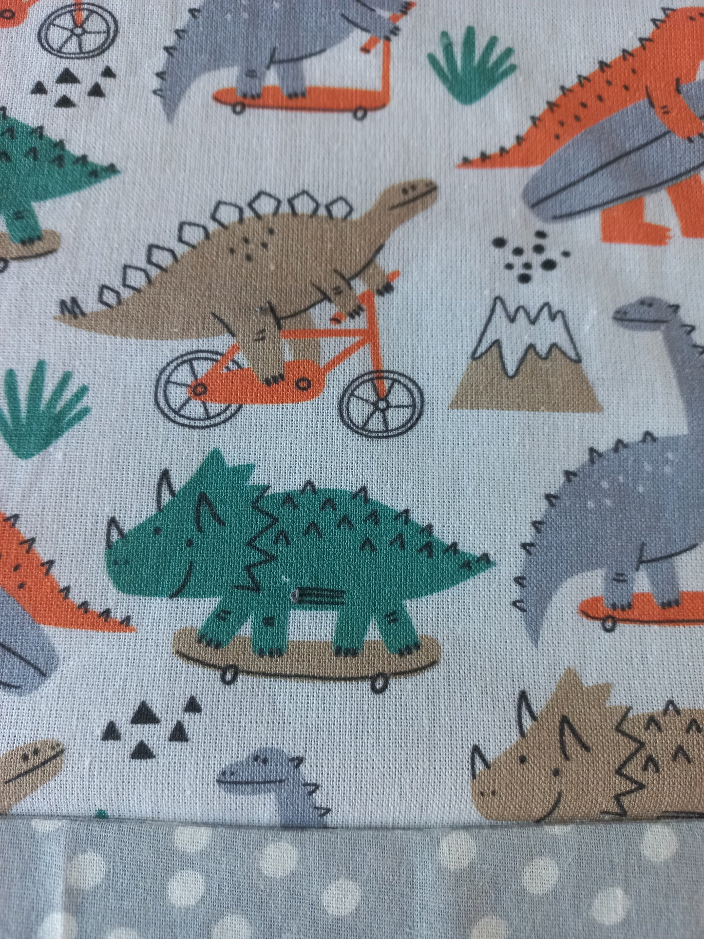 Bavoir à élastique