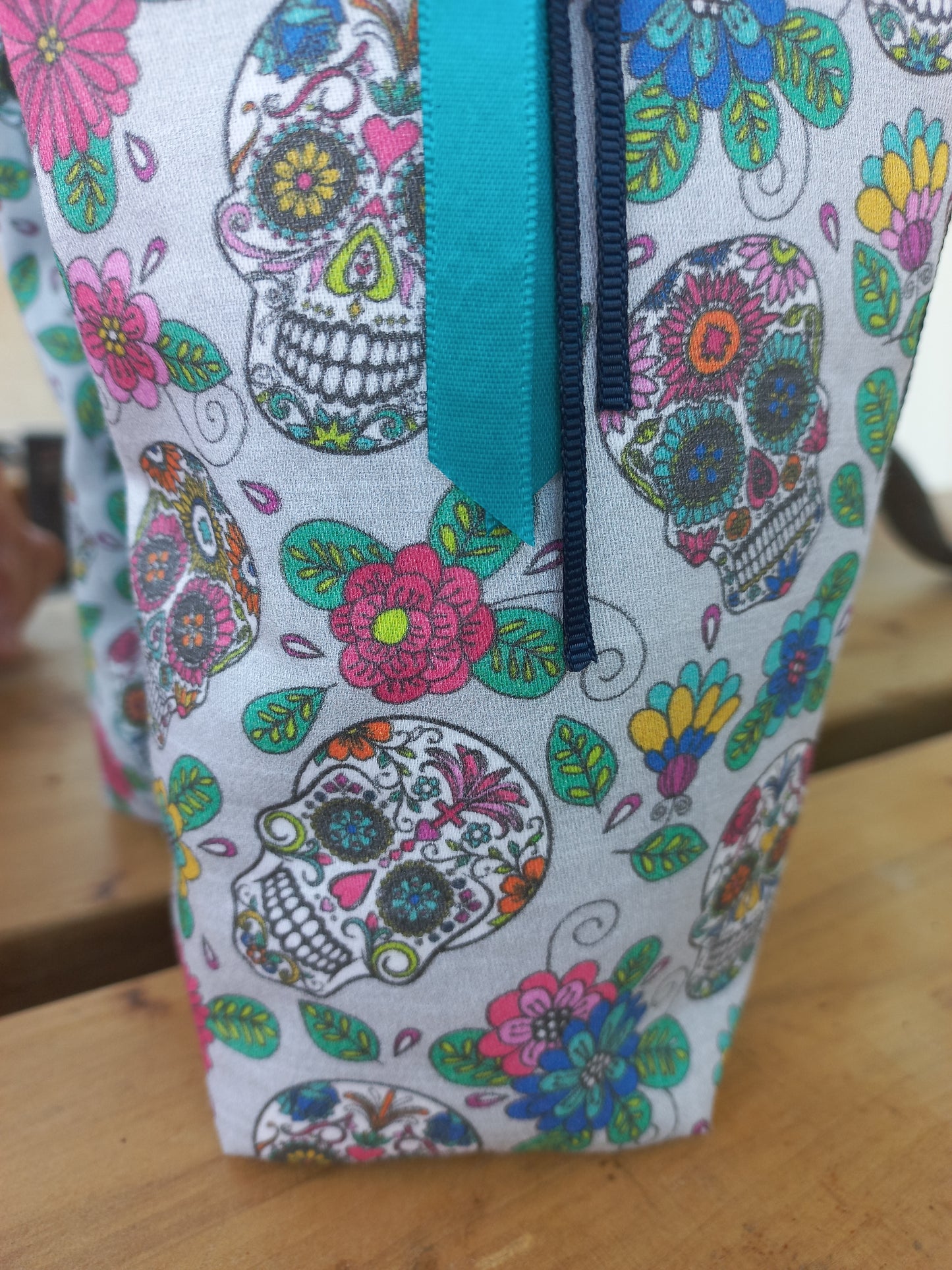 Trousse multi-usages têtes de mort