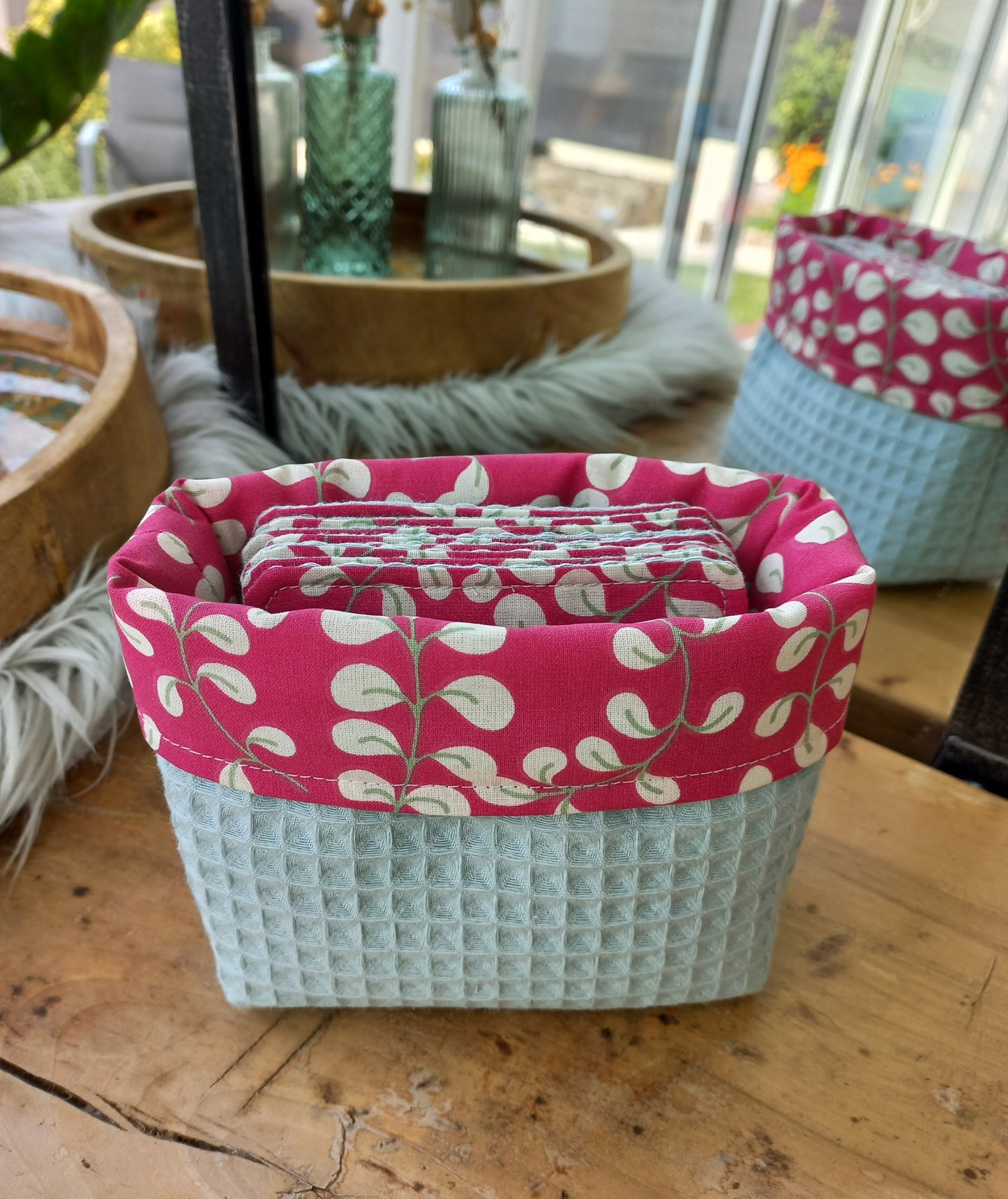 Panier + 8 lingettes assorties