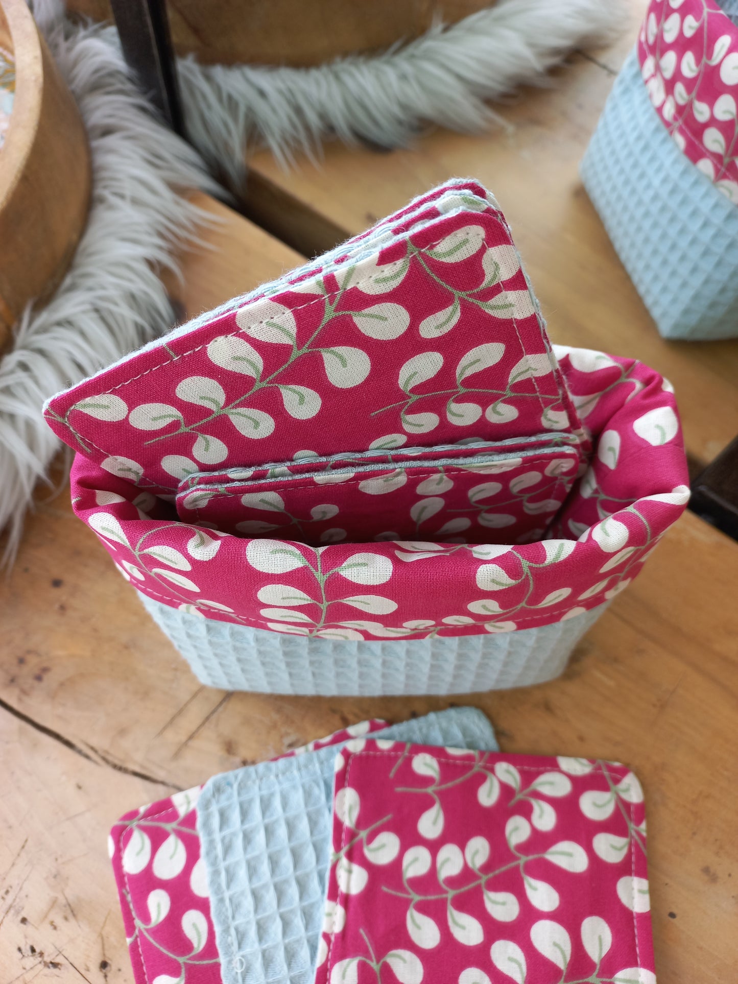 Panier + 8 lingettes assorties