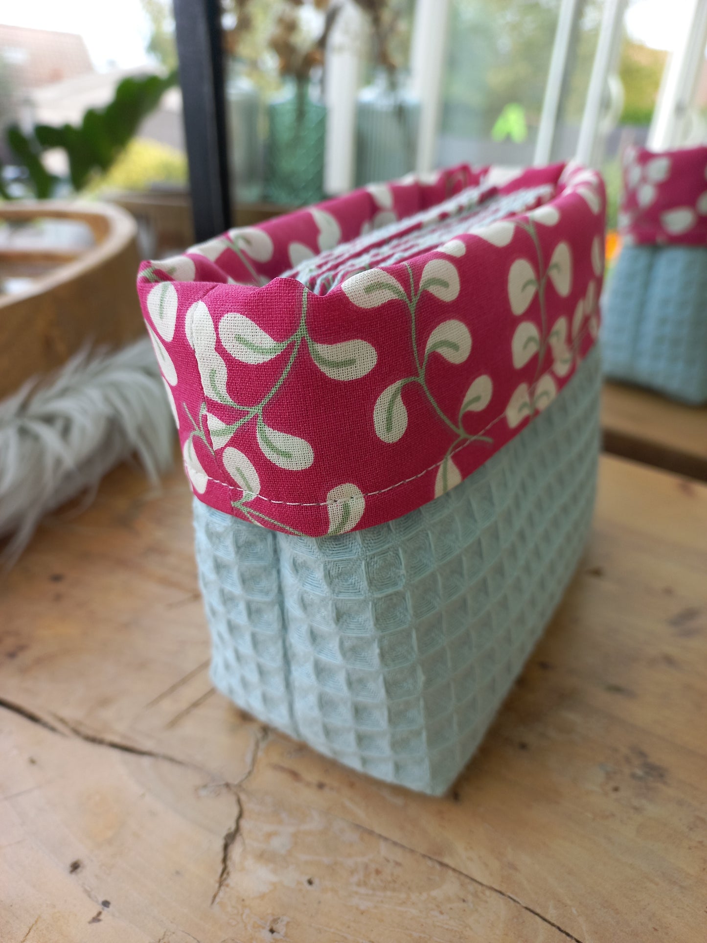 Panier + 8 lingettes assorties