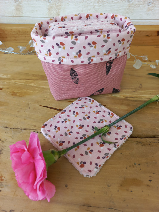 Panier + 8 lingettes assorties