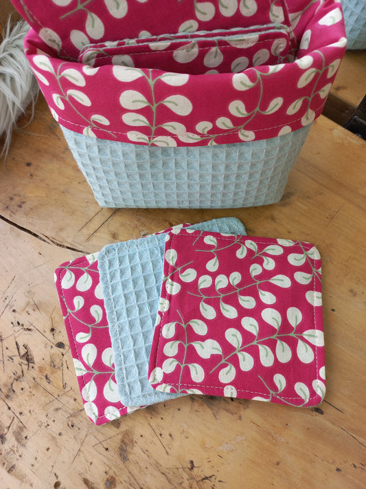 Panier + 8 lingettes assorties
