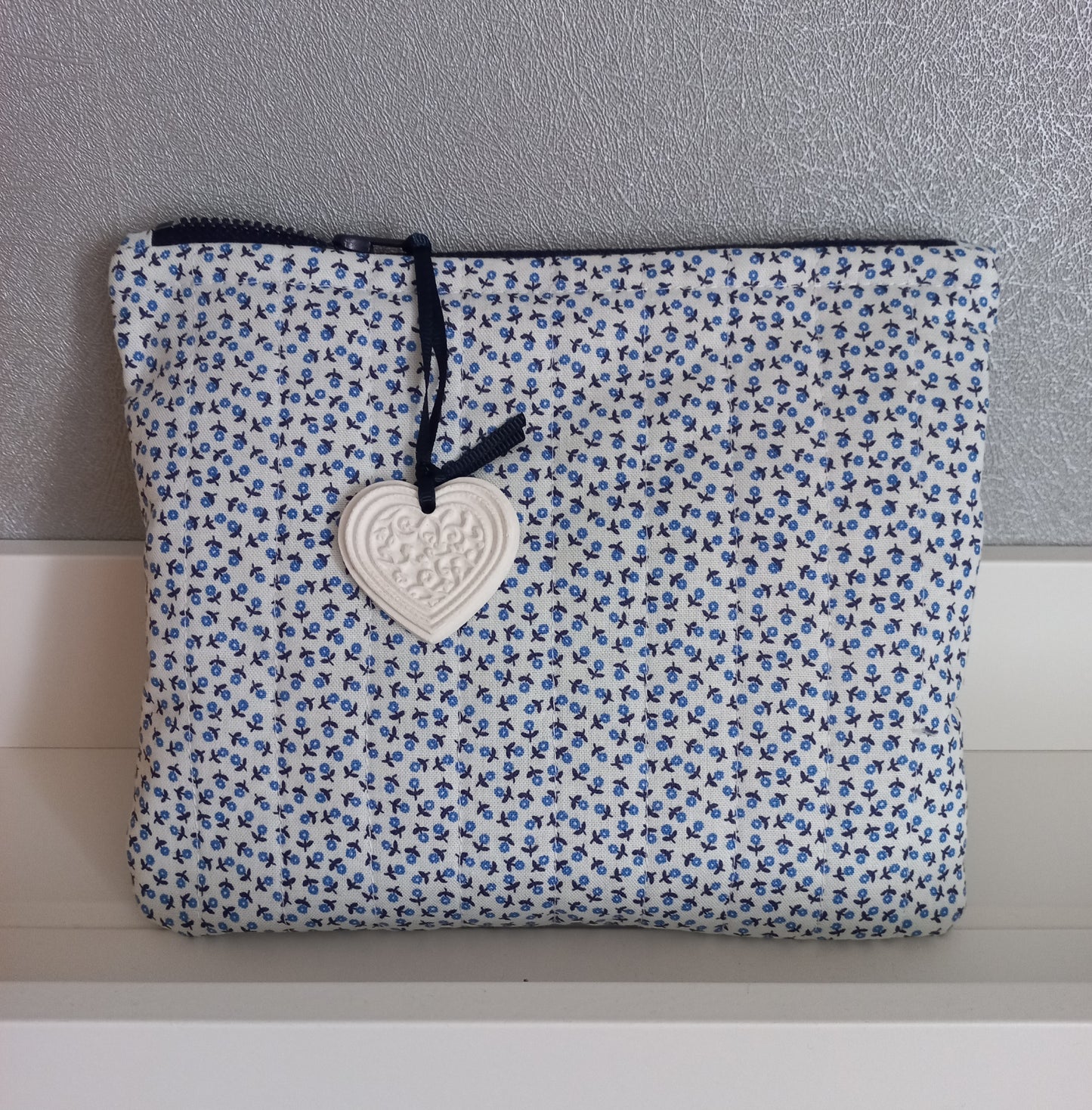 Trousse plate ouatinée petites fleurs