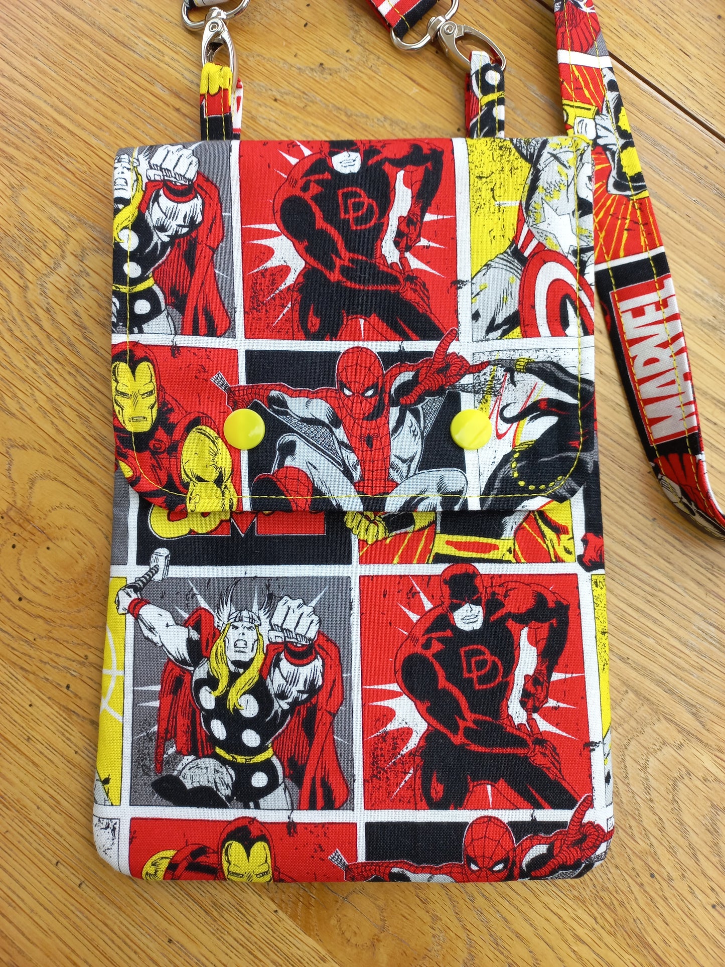 Pochette bandoulière pour smartphone