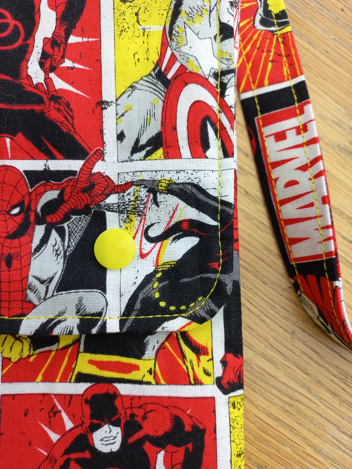 Pochette bandoulière pour smartphone