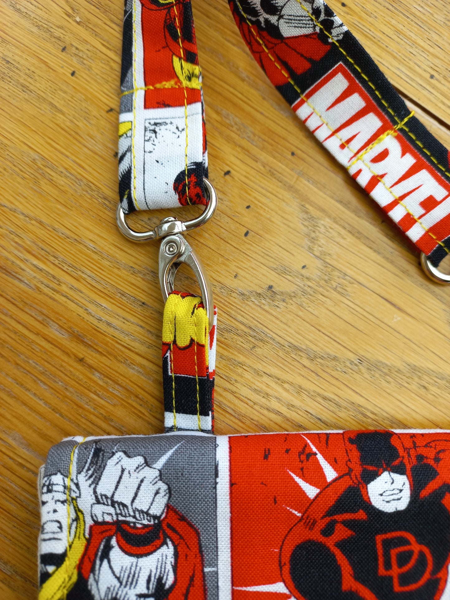 Pochette bandoulière pour smartphone