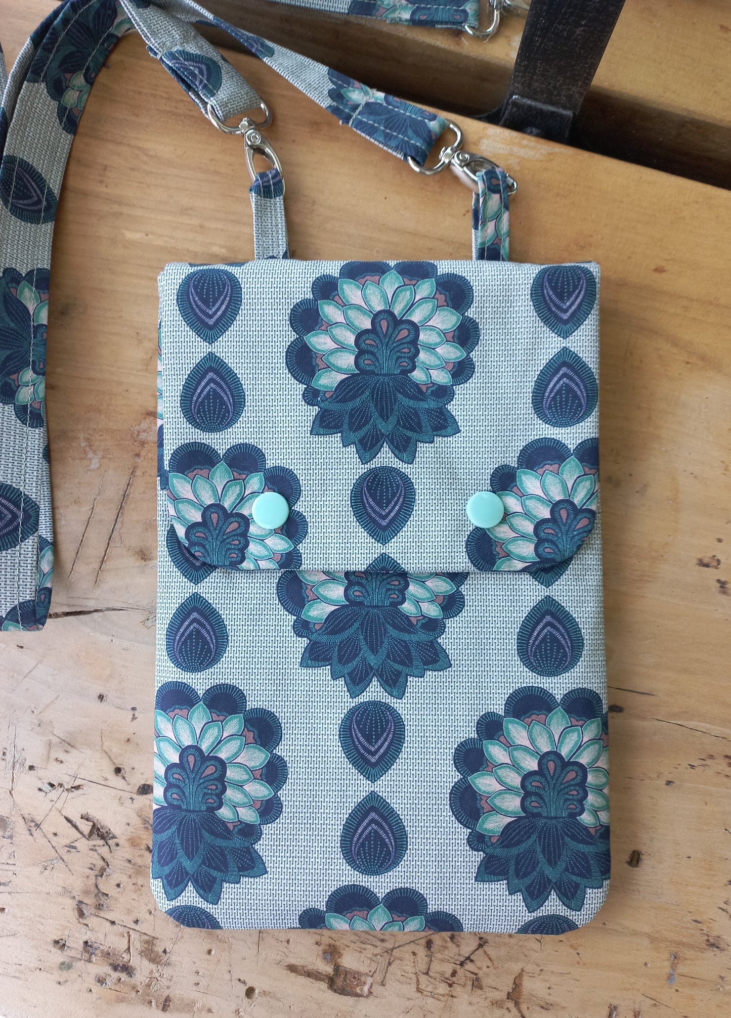 Pochette bandoulière pour smartphone