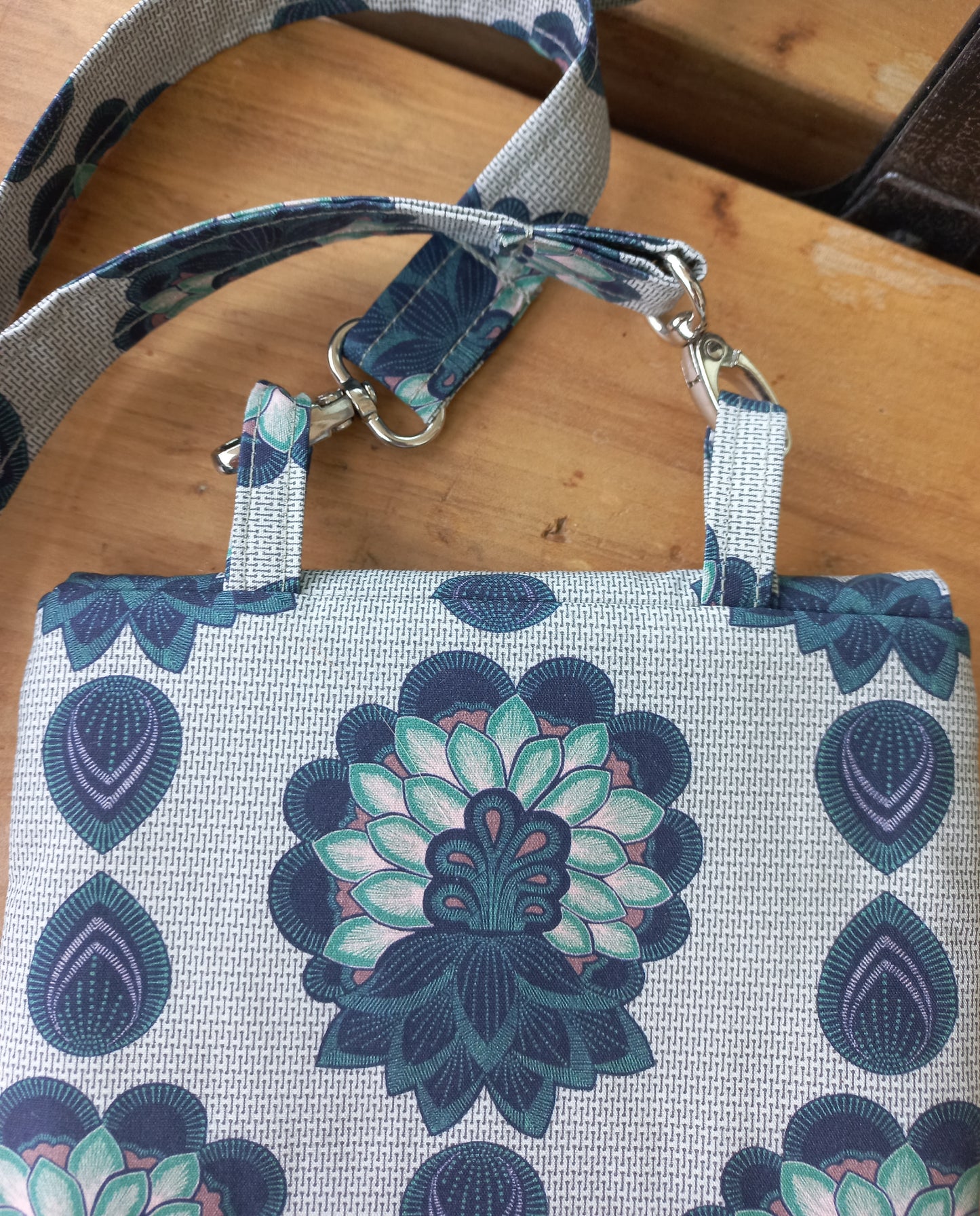 Pochette bandoulière pour smartphone