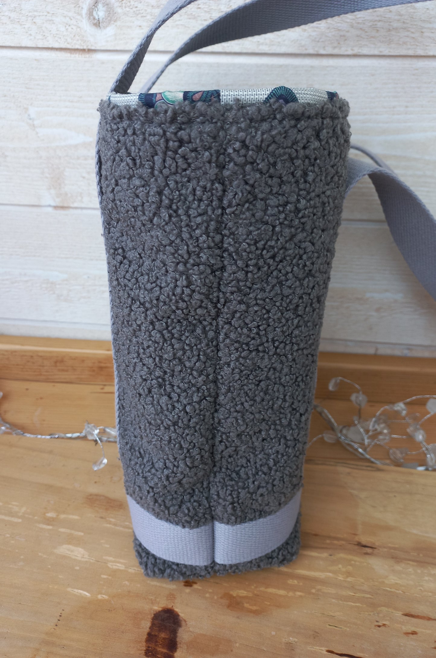 Sac sherpa gris et tissu imprimé