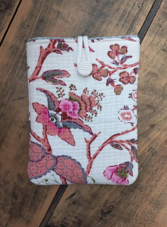 Pochette à liseuses tissu indien matelassé