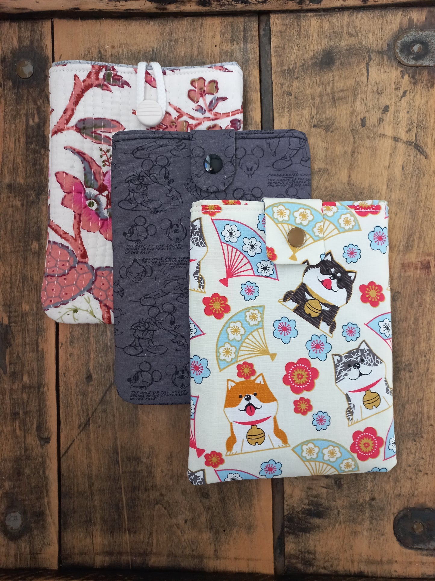 Pochette à liseuses imprimée chien lucky Shiba