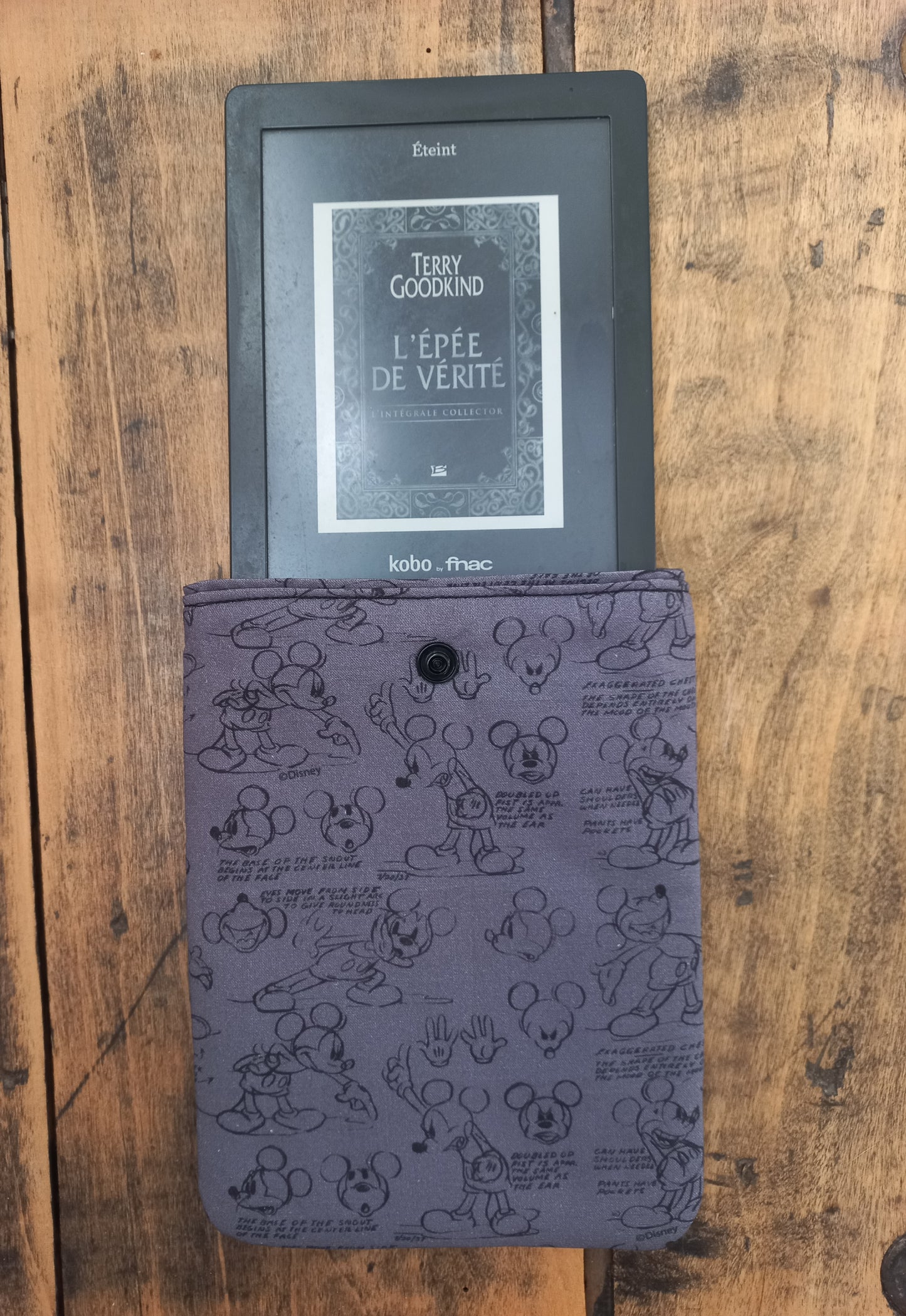 Pochette à liseuses imprimée Mickey