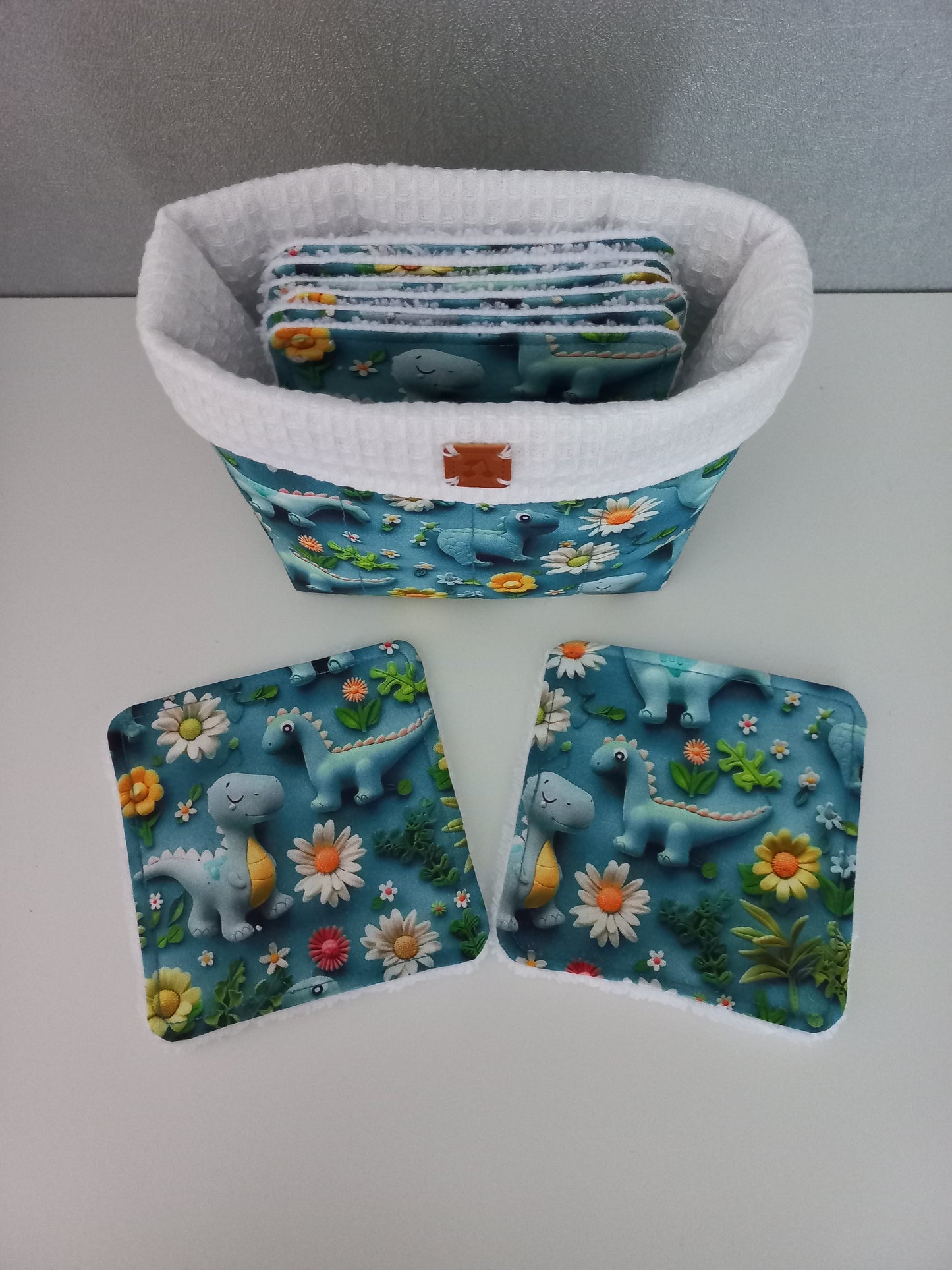 Panier + 8 lingettes dinosaures