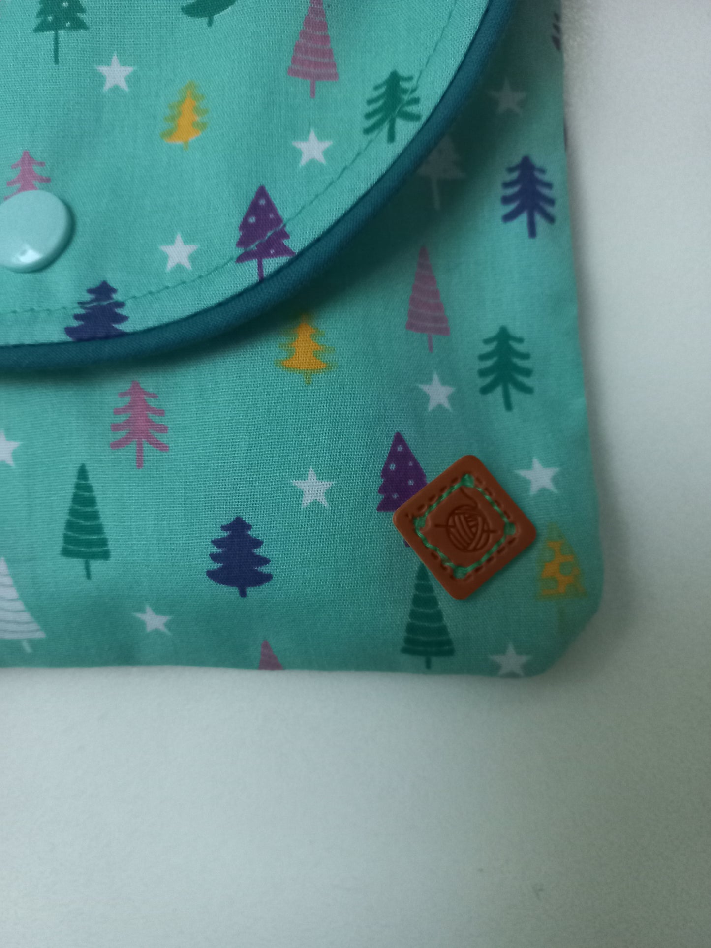 Lot de 4 lingettes + pochette plate assortie