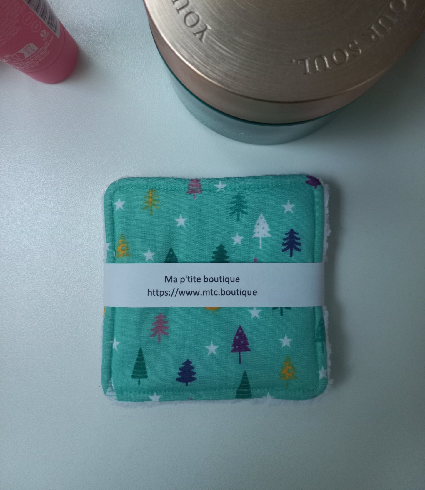 Lot de 4 lingettes + pochette plate assortie