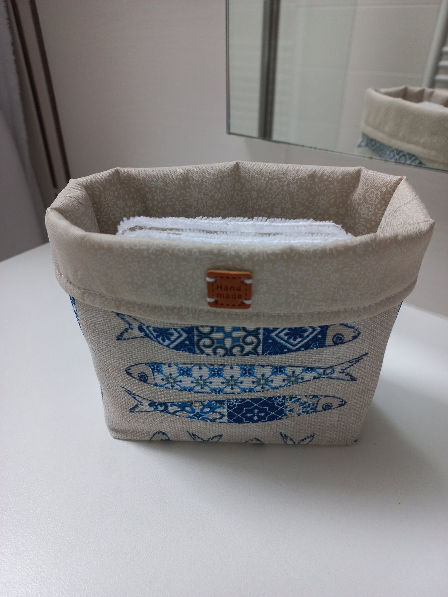 Panier imprimé poissons + 8 lingettes