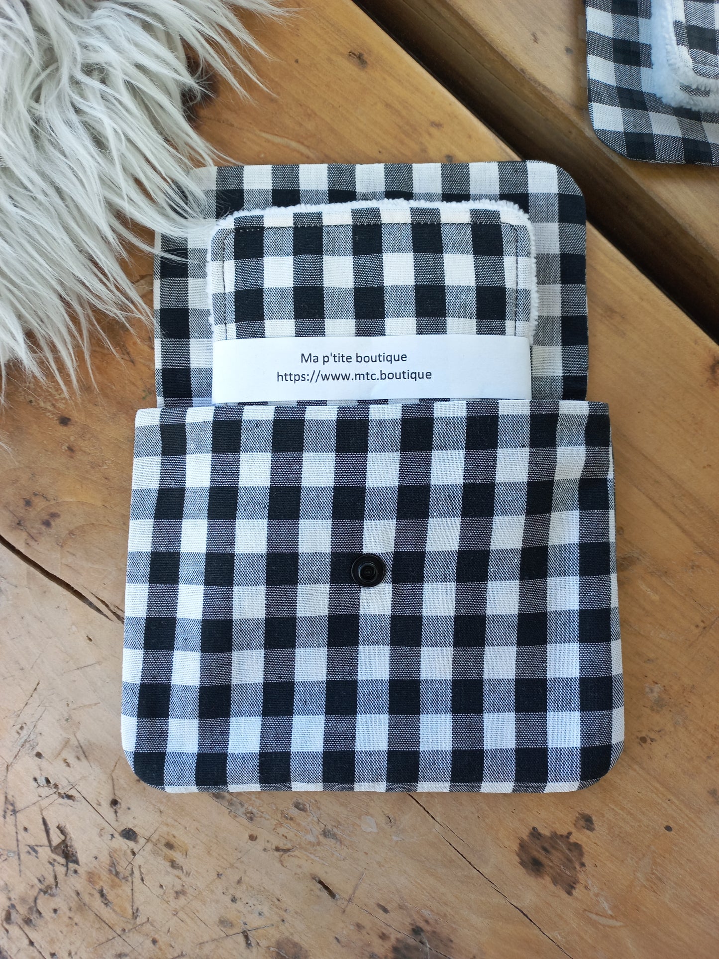 Pochette + 4 lingettes vichy blanc et noir
