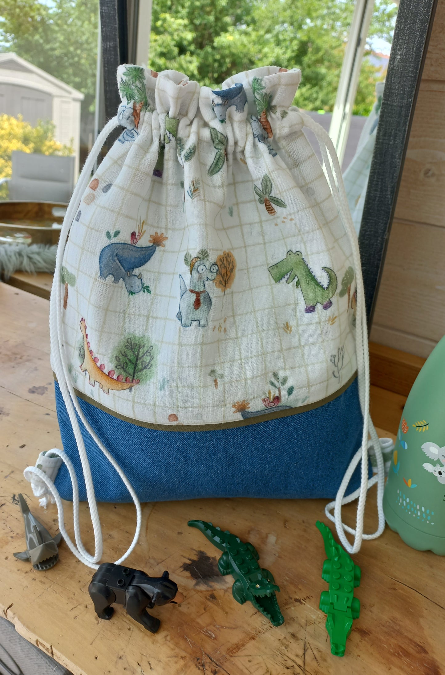 Sac à dos / Sac pochon jean et dinosaures