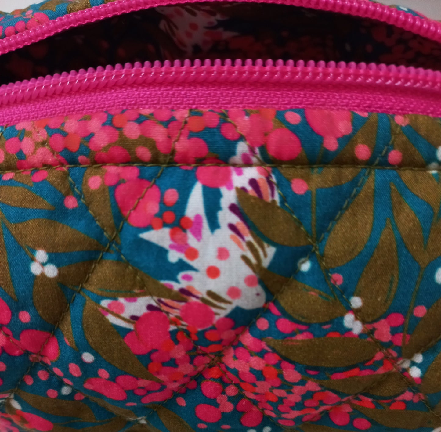 Trousse matelassée fushia et kaki PPMC