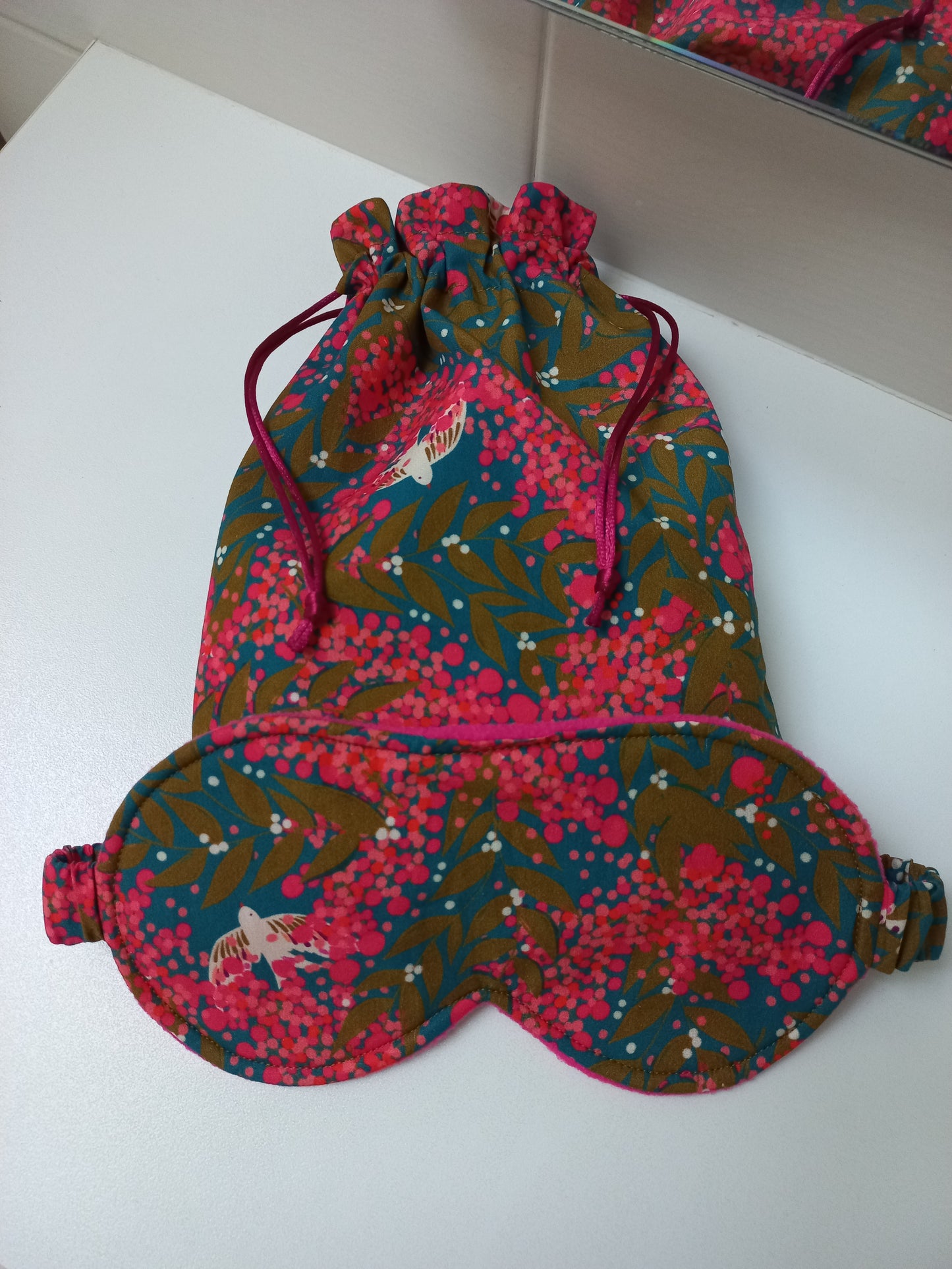 Ensemble masque de nuit et sac assorti fushia et kaki PPMC