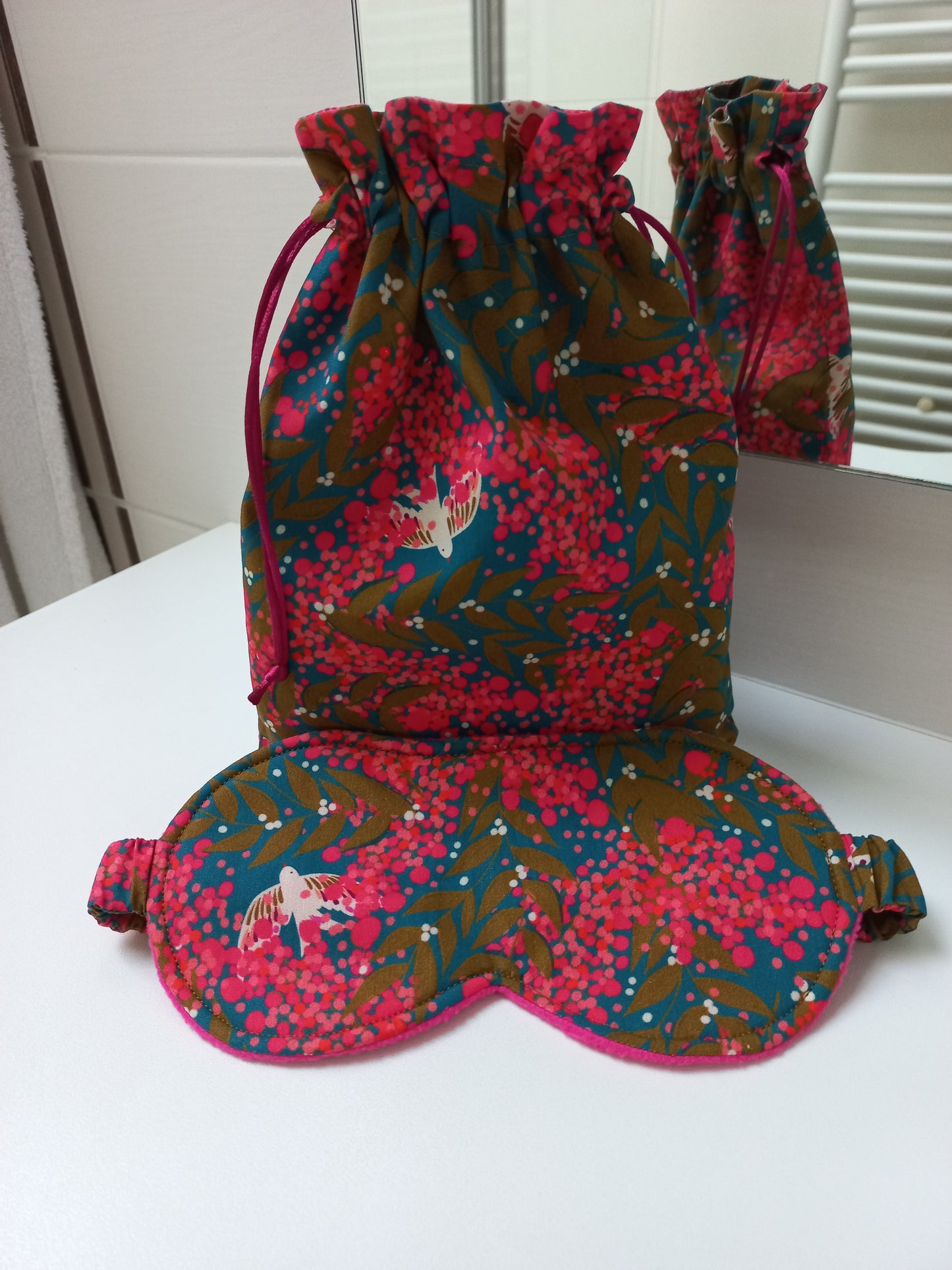 Ensemble masque de nuit et sac assorti fushia et kaki PPMC