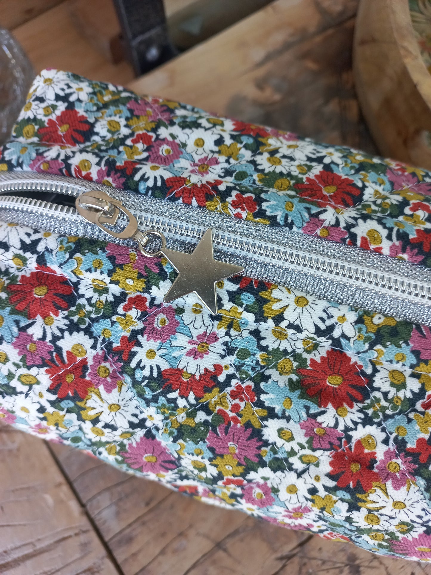 Trousse matelassée fleurs Liberty